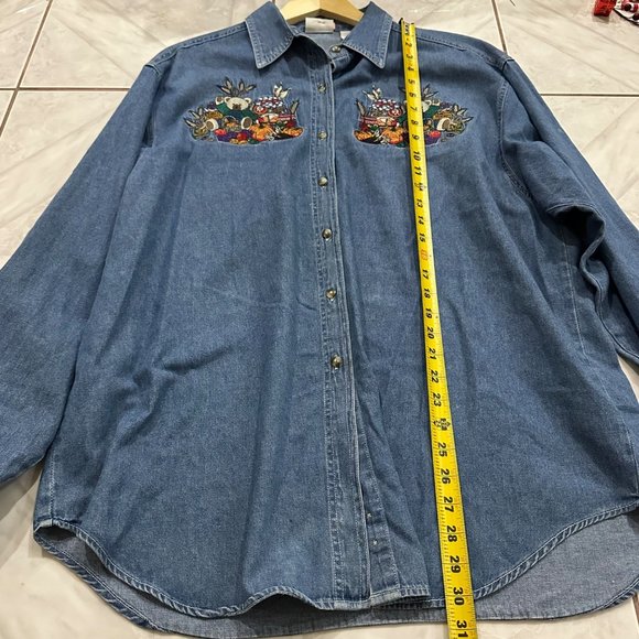 Vintage Holiday Embroidered Patch Denim Chambray Oversized Button Shirt Bear XL - Picture 5 of 7
